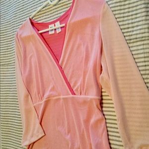 3/$20 Pink v neck wrap-look with 3/4 length sleeve